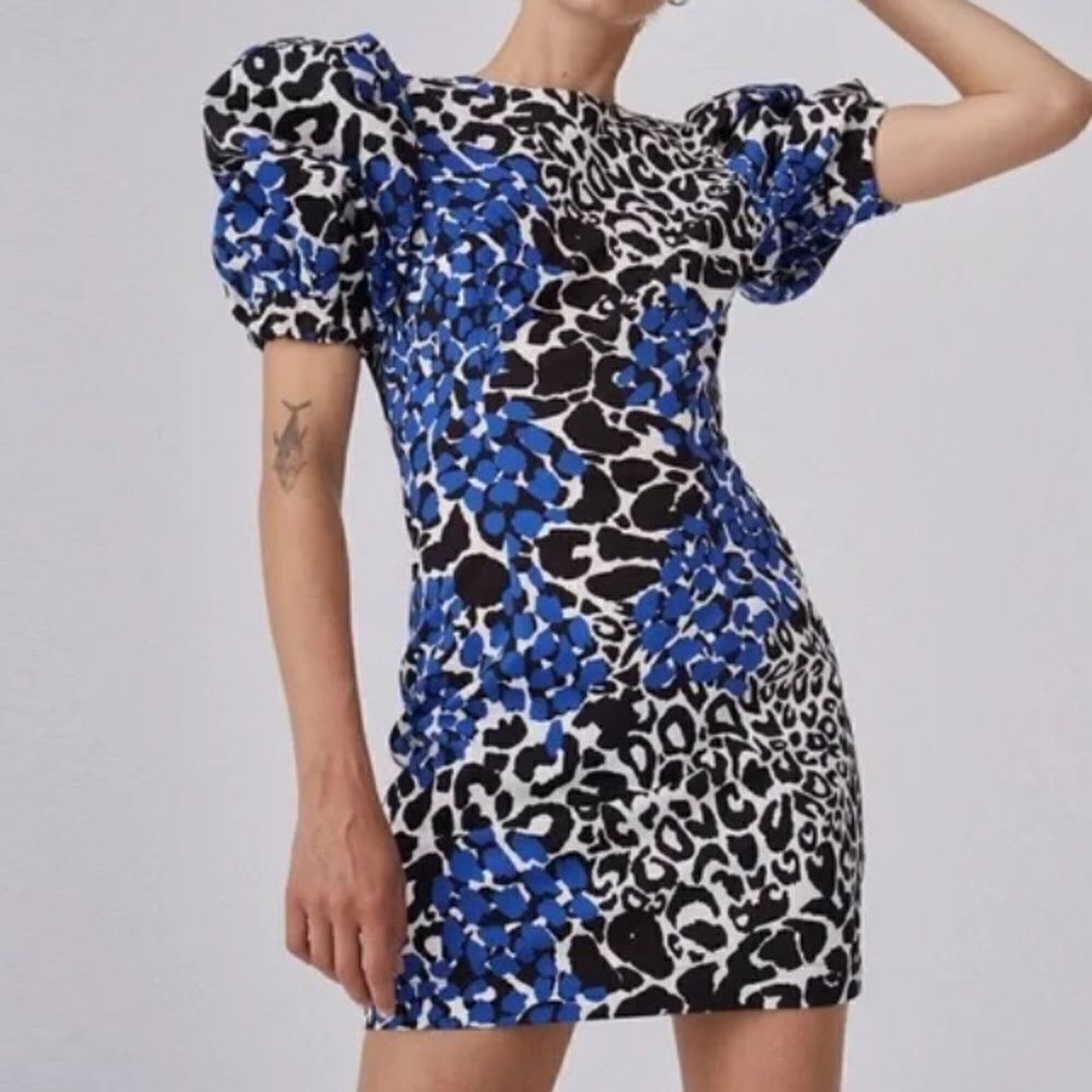 Marcell Von Berlin Bodycon Animal Print Puff Sleeves Mini Dress in Size Medium
